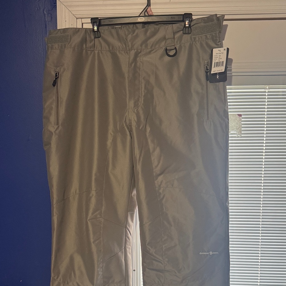 Snow pants

 Outdoor Gear Grey Pants